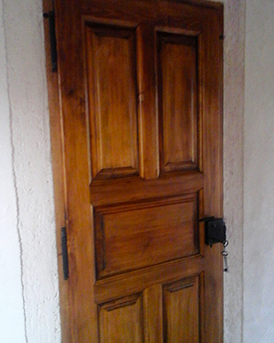 Starodávné dřevěné dveře